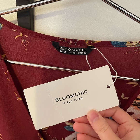 Bloomchic Maroon Floral Print Shirred Plicated Detail Blouse ~ HP 🎉 - Picture 4 of 4